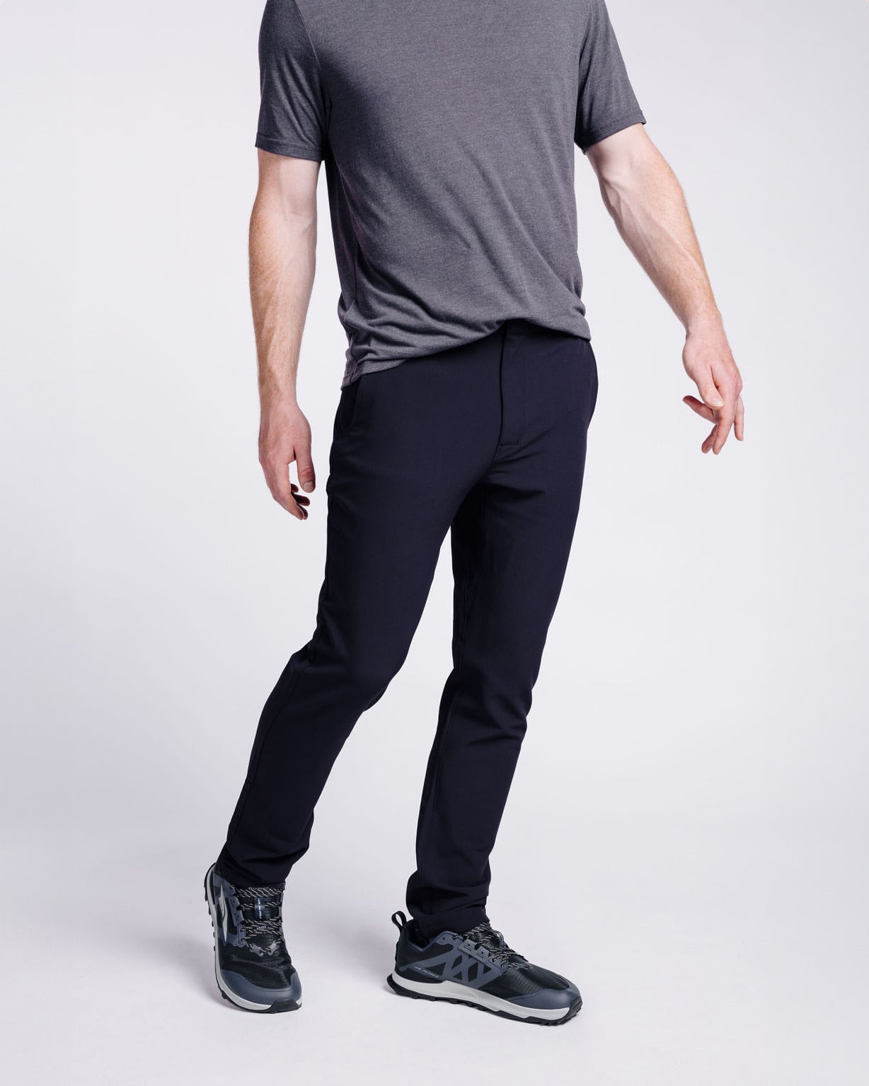 Logan: 6'1, 187 lbs wearing size 32x32.