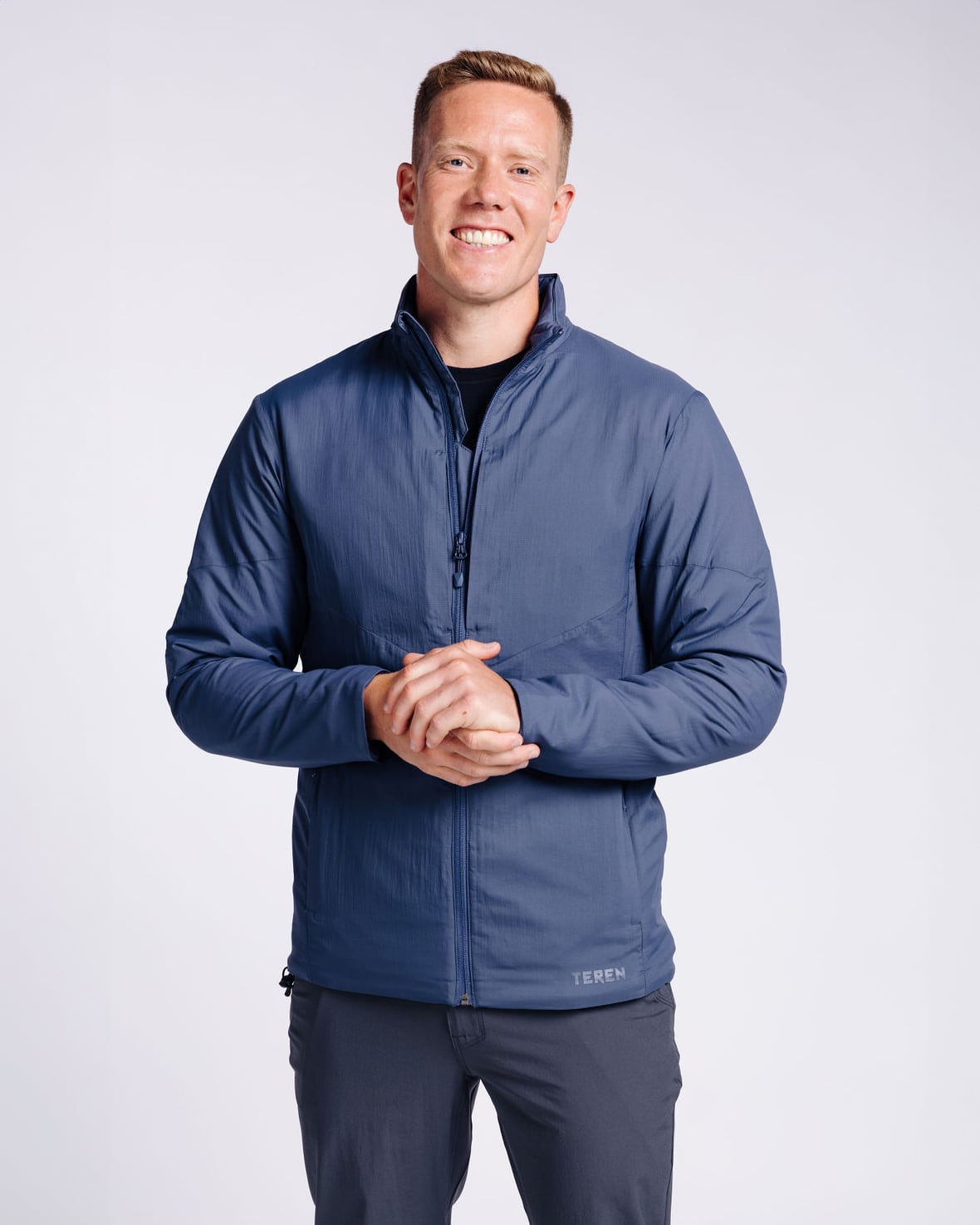 Markus: 6'0, 180 lbs wearing size medium.