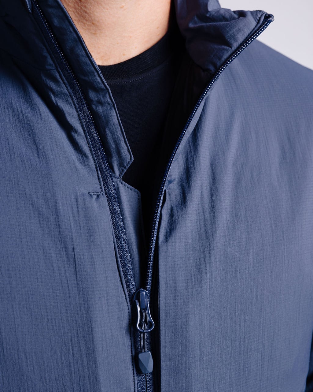 Markus: 6'0, 180 lbs wearing size medium.