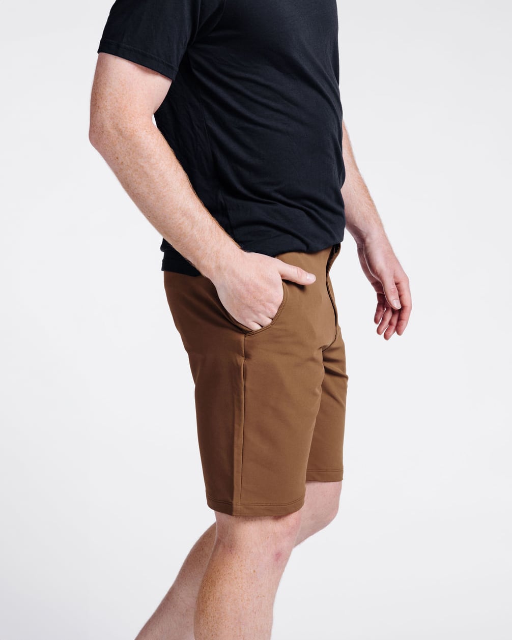Logan: 6’1, 187 lbs wearing size 30x9.