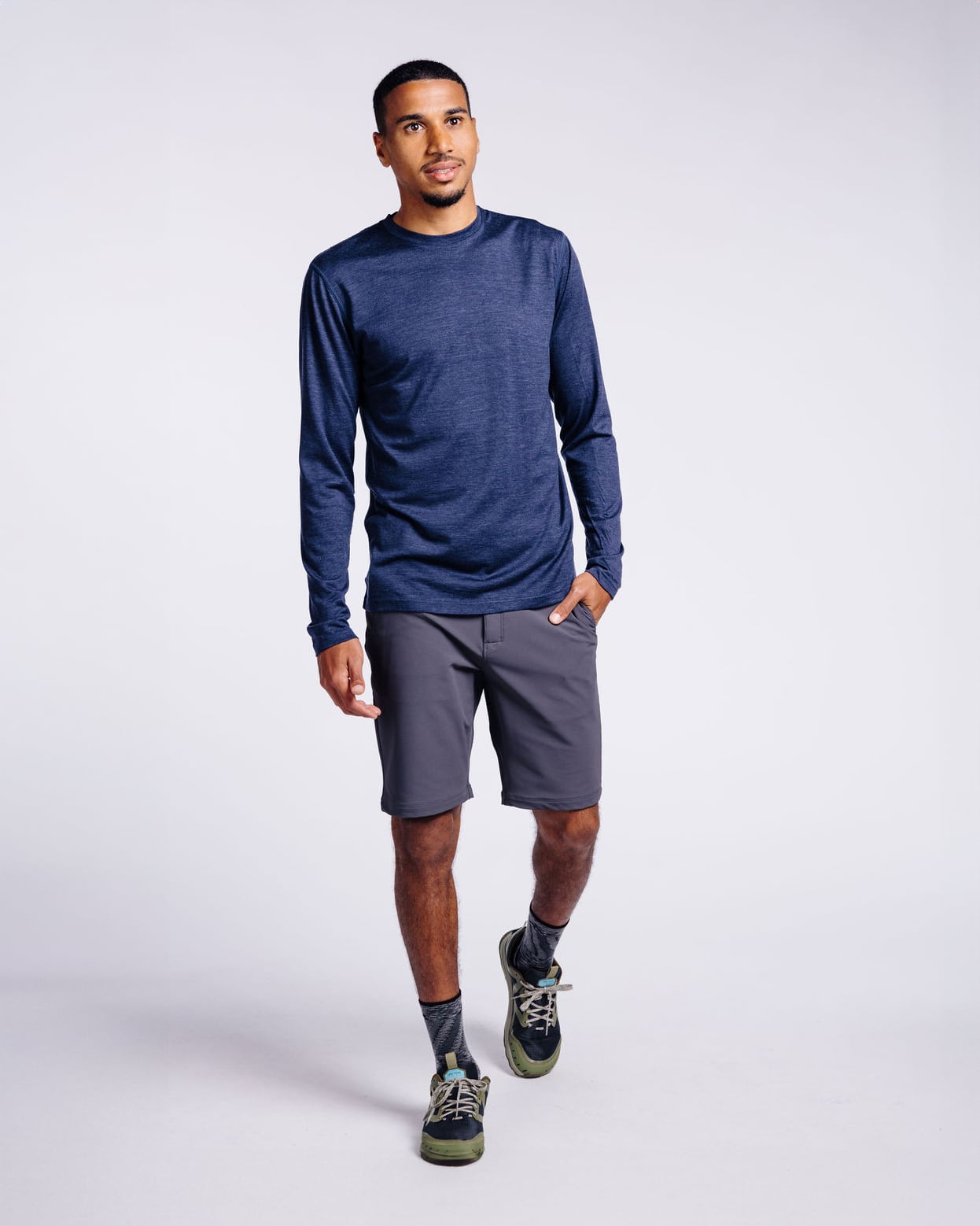 Mehdi: 6’1, 172 lbs wearing size 32x9.