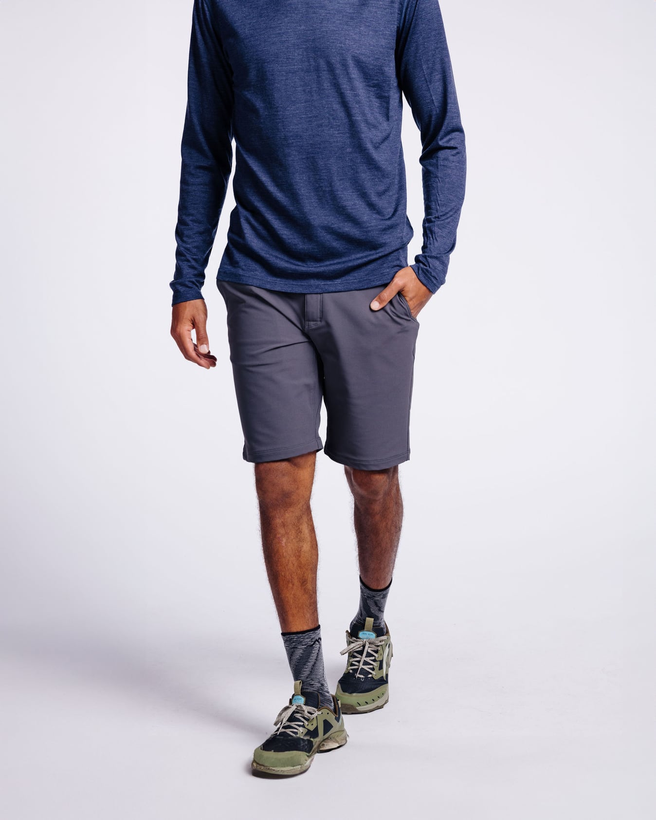 Mehdi: 6’1, 172 lbs wearing size 32x9.