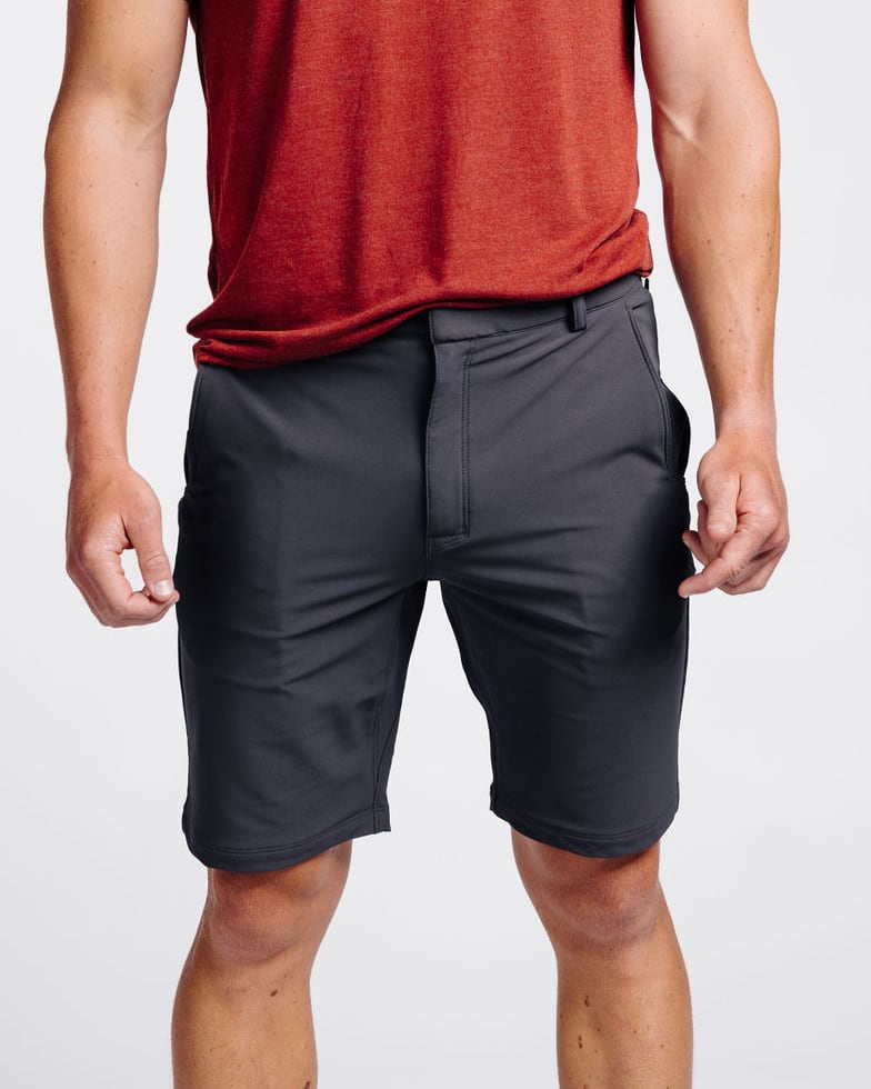 Markus: 6’0, 180 lbs wearing size 32x9.