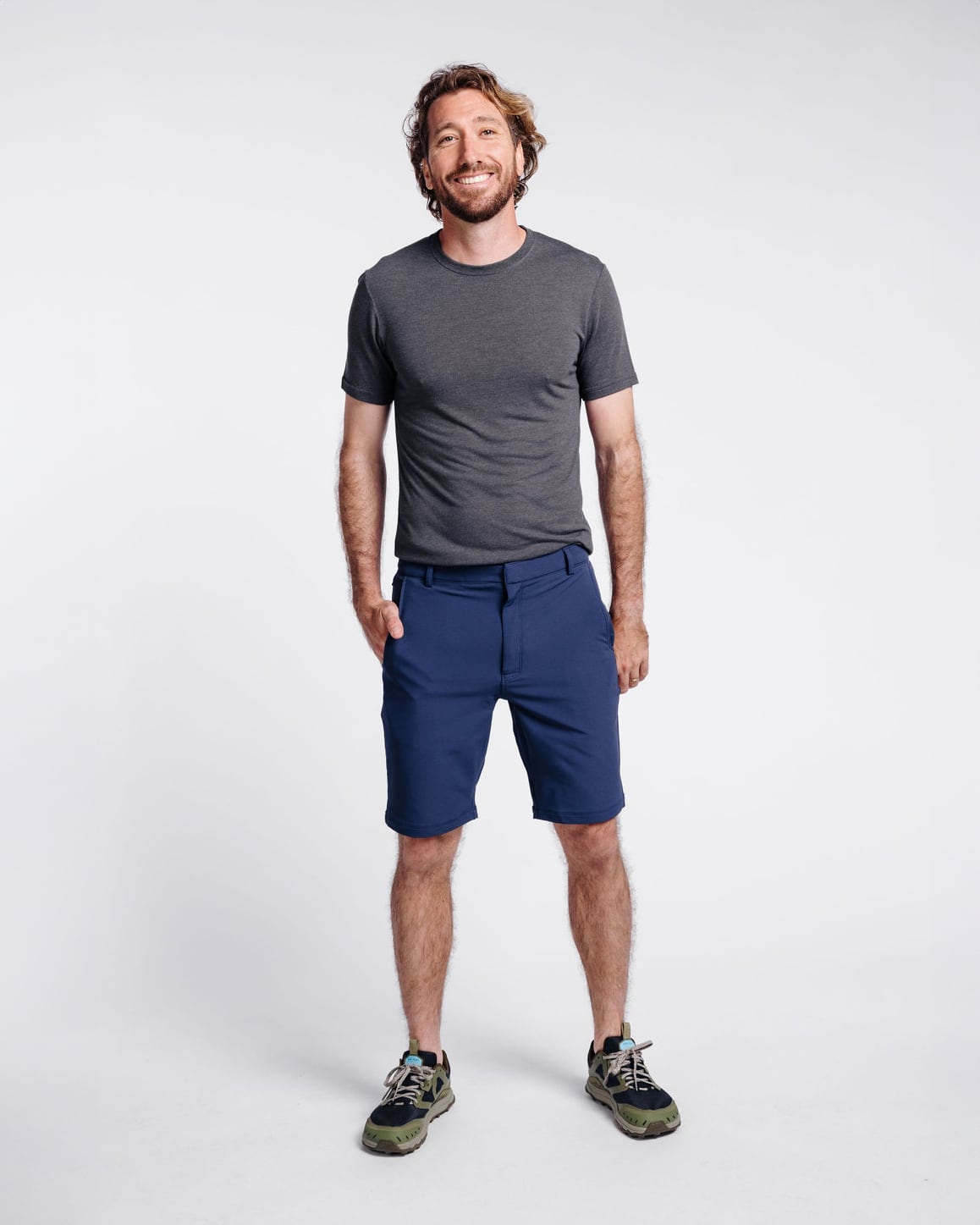 Juan: 6’0, 165 lbs wearing size 30x9.