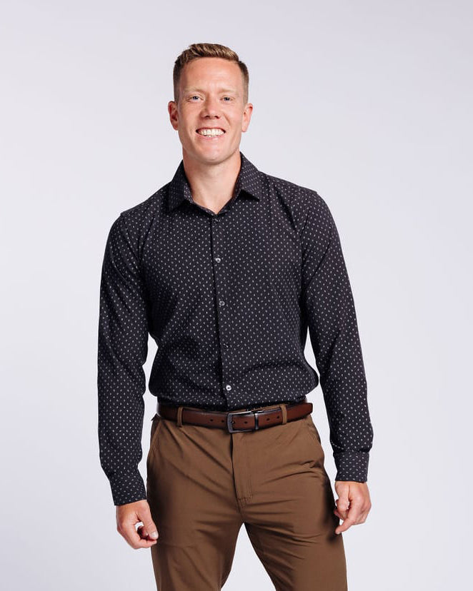 Markus: 6’0, 180 lbs wearing size medium.