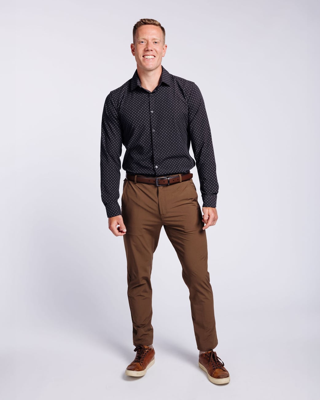 Markus: 6’0, 180 lbs wearing size medium.