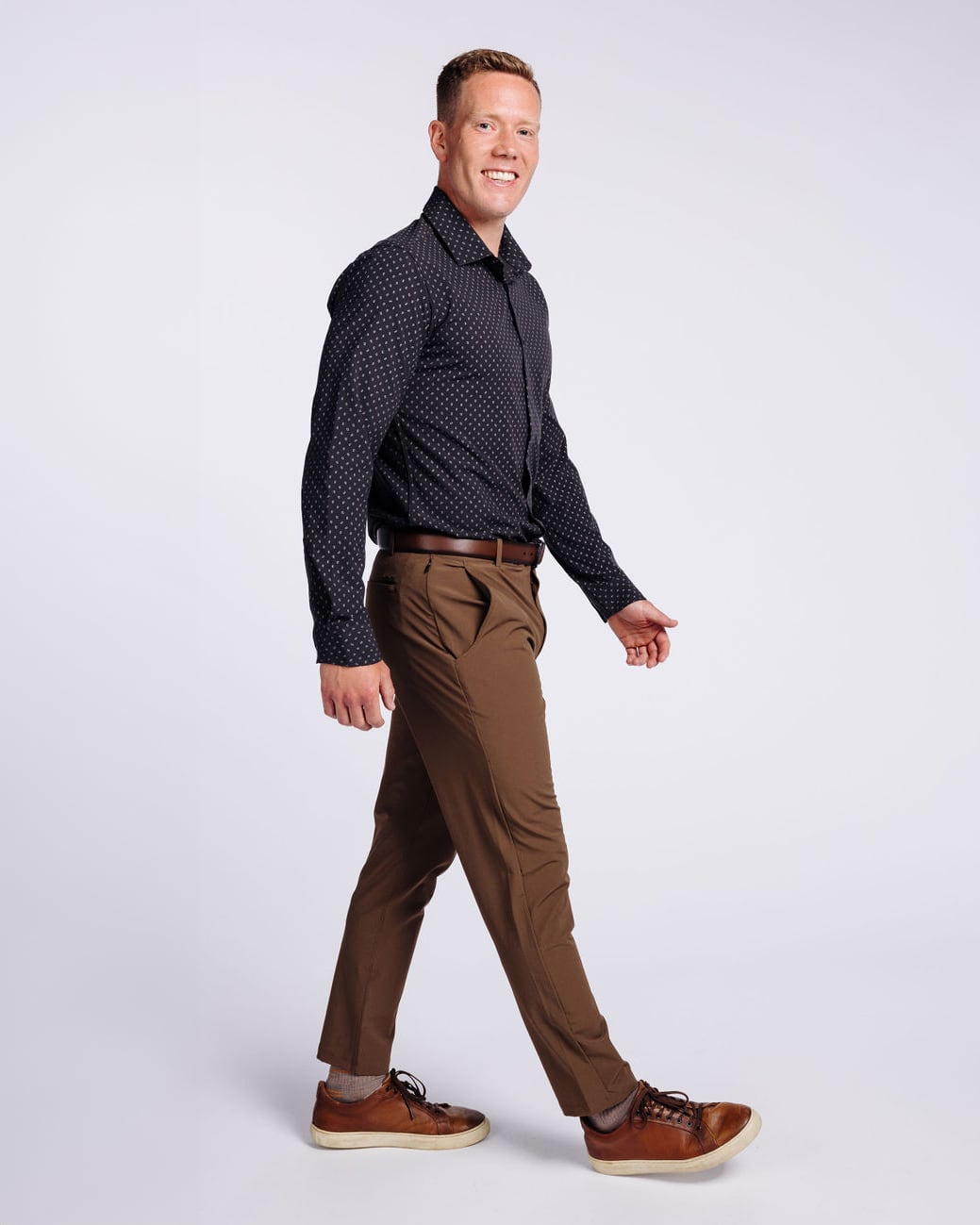 Markus: 6’0, 180 lbs wearing size medium.
