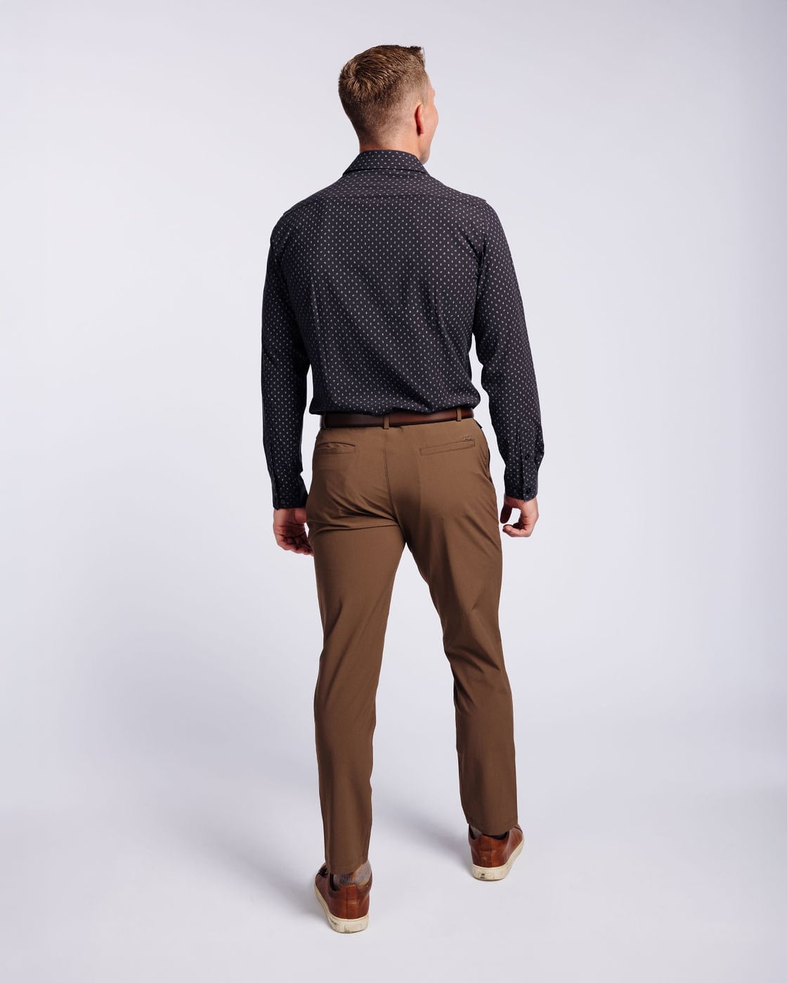 Markus: 6’0, 180 lbs wearing size medium.