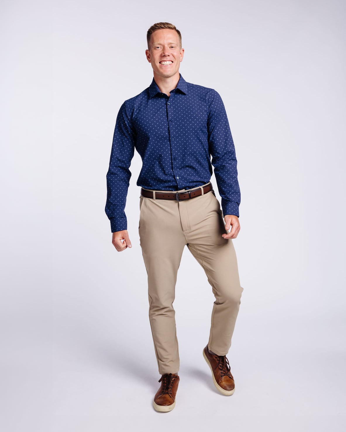 Markus: 6’0, 180 lbs wearing size medium.