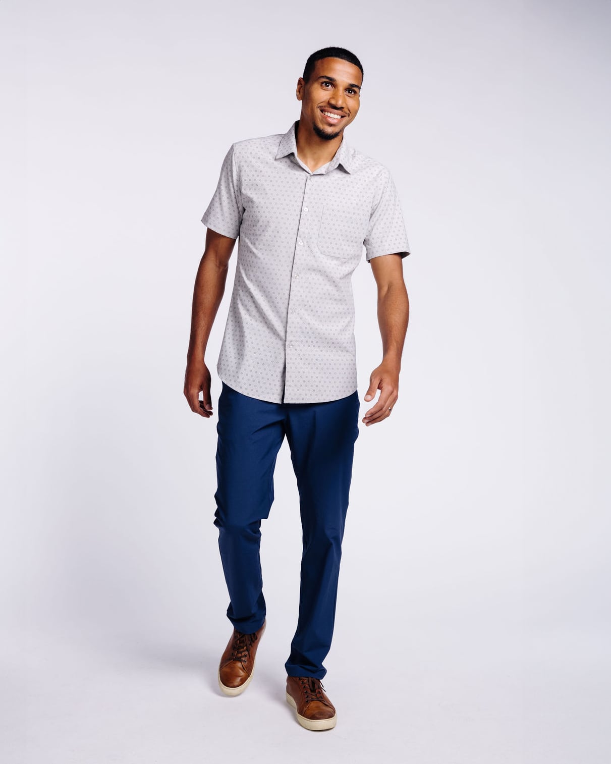 Mehdi: 6'1, 172 lbs wearing size medium.