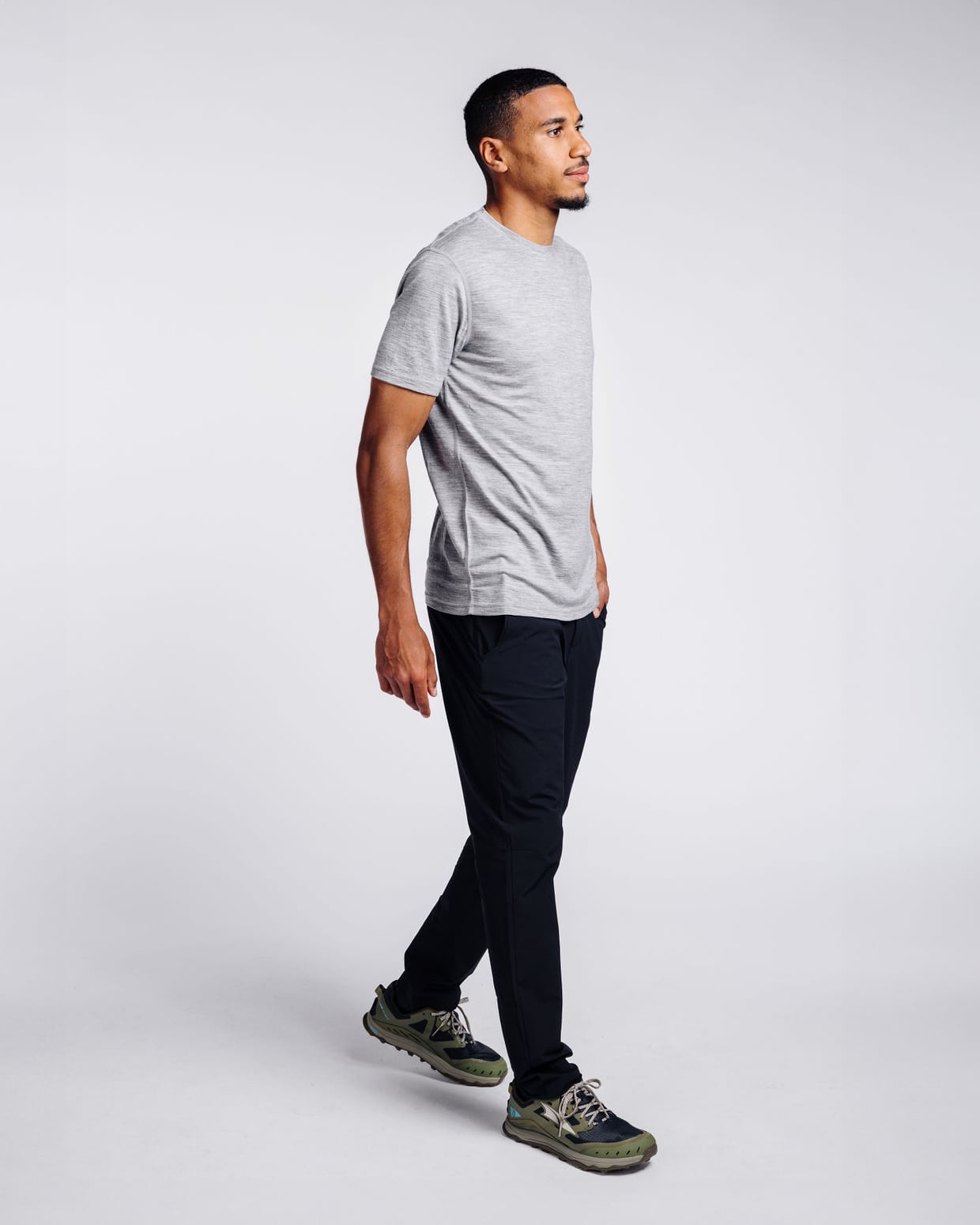 Mehdi: 6’1, 172 lbs wearing size 32x32.