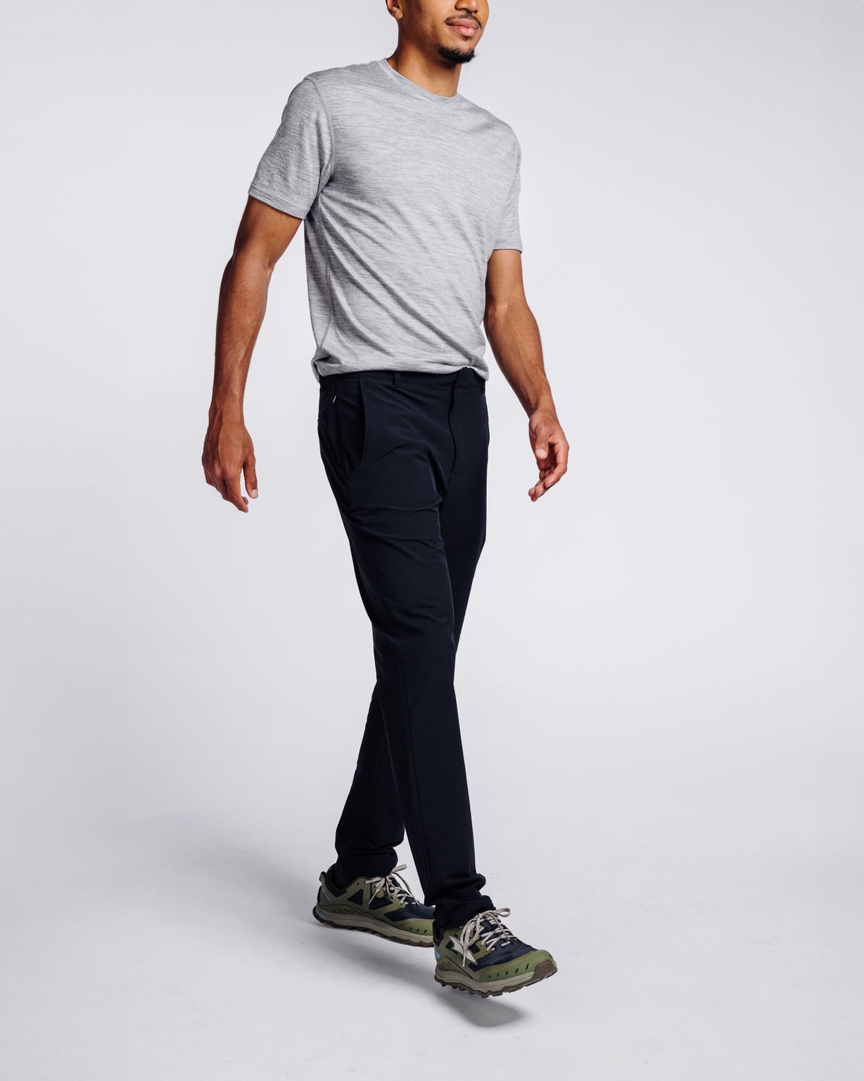 Mehdi: 6’1, 172 lbs wearing size 32x32.