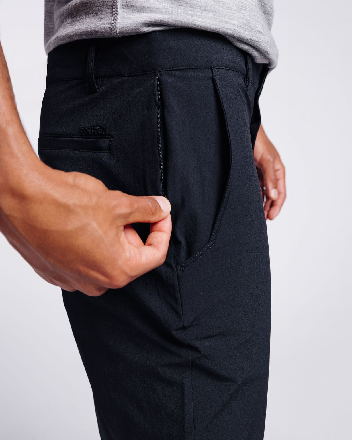 Mehdi: 6’1, 172 lbs wearing size 32x32.
