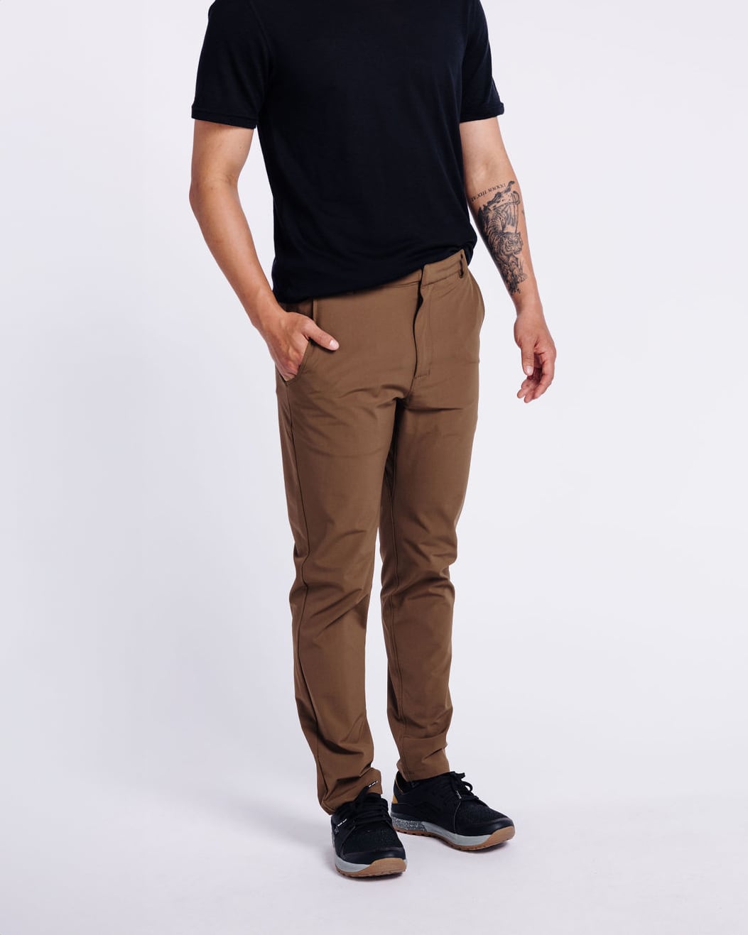Minjae: 5'10, 160 lbs wearing size 30x30.