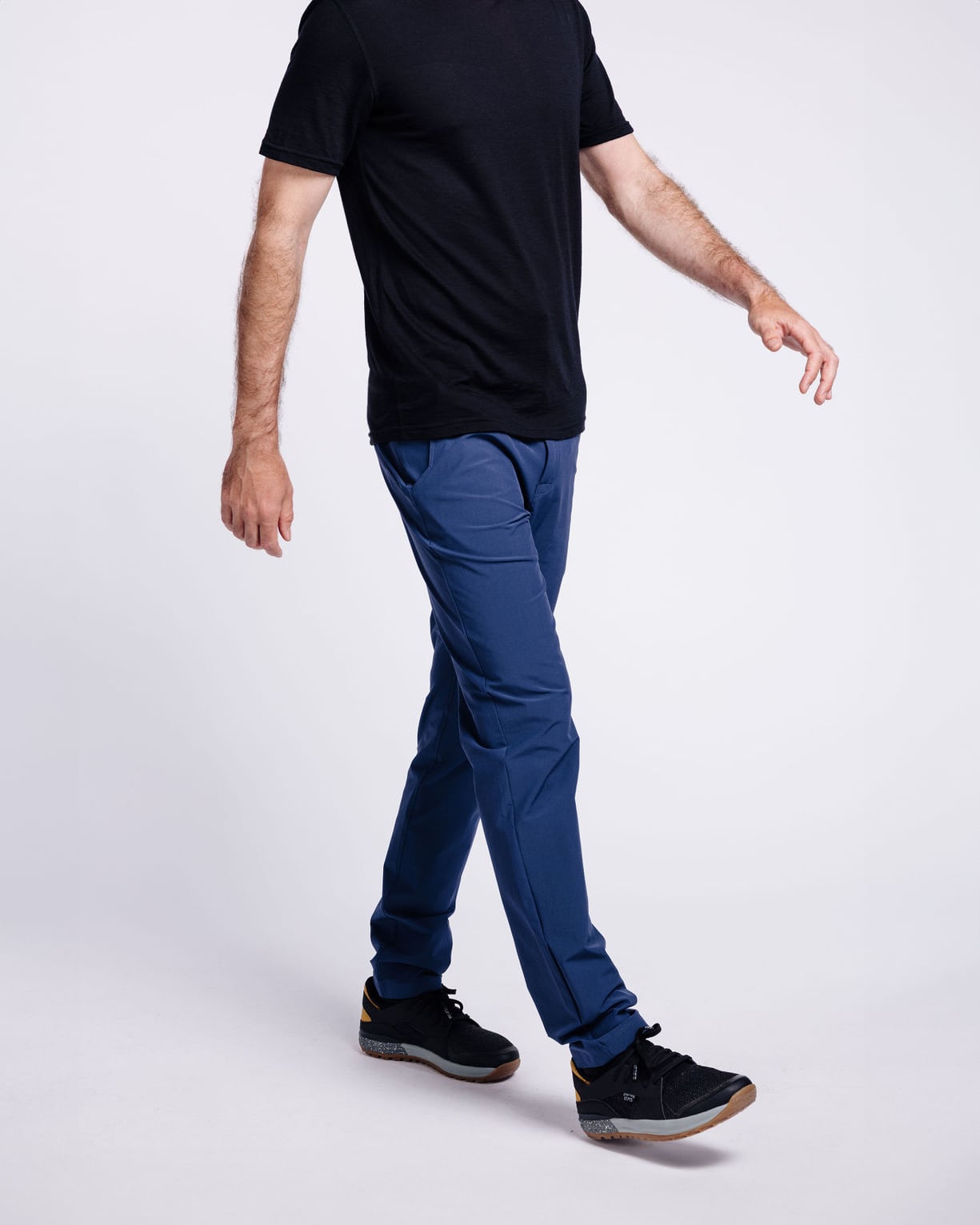 Juan: 6’0, 165 lbs wearing size 30x32.