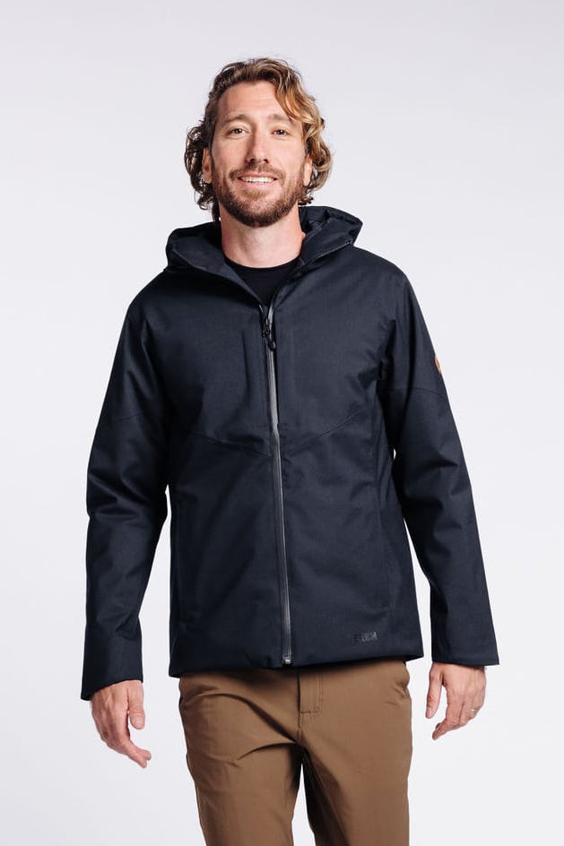 Juan: 6’0, 165 lbs wearing size small.